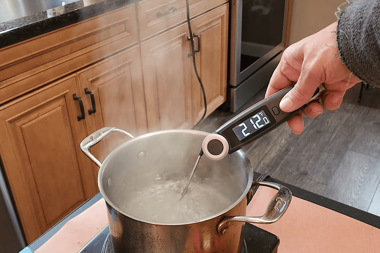 How to calibrate a thermometer in boiling water