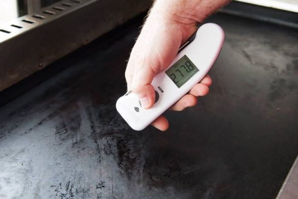 infrared-food-thermometer-advantages-disadvantages-chefstemp