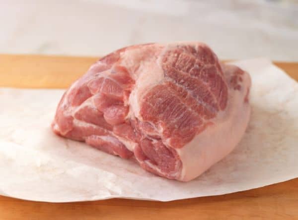 https://www.chefstemp.com/wp-content/uploads/2023/02/pork-shoulder-cut-for-roast-pork.jpg