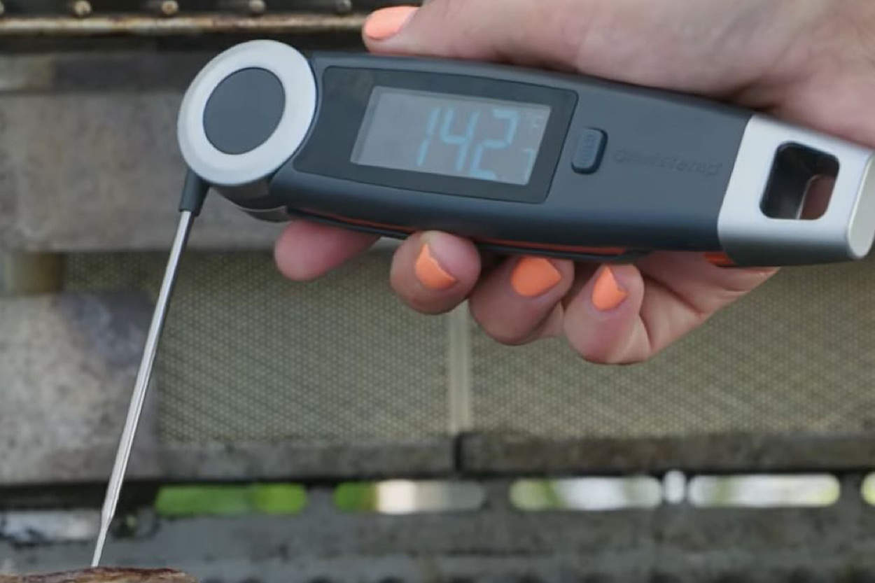 https://www.chefstemp.com/wp-content/uploads/2023/03/probe-meat-thermometer.jpg